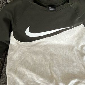 Men’s NIKE sweatshirt